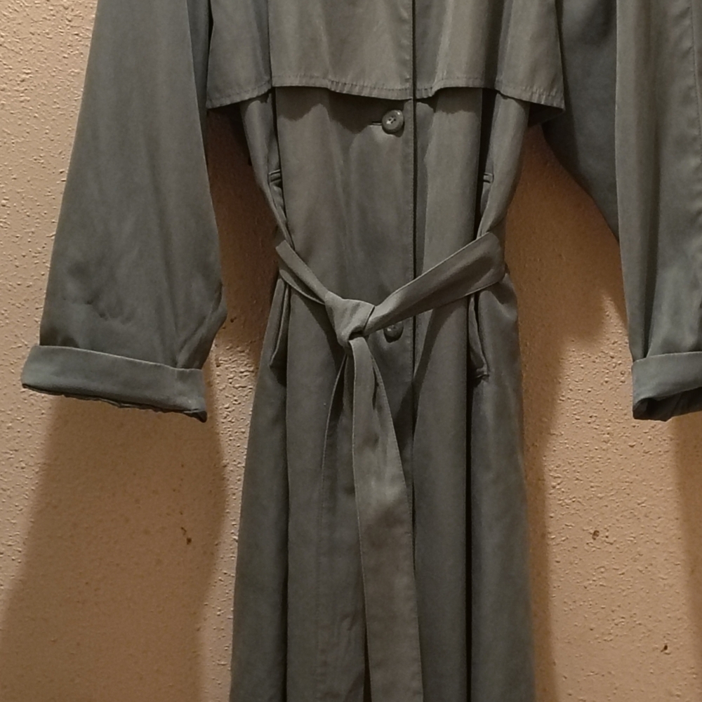 London Fog Trench Coat - Picture 10 of 11